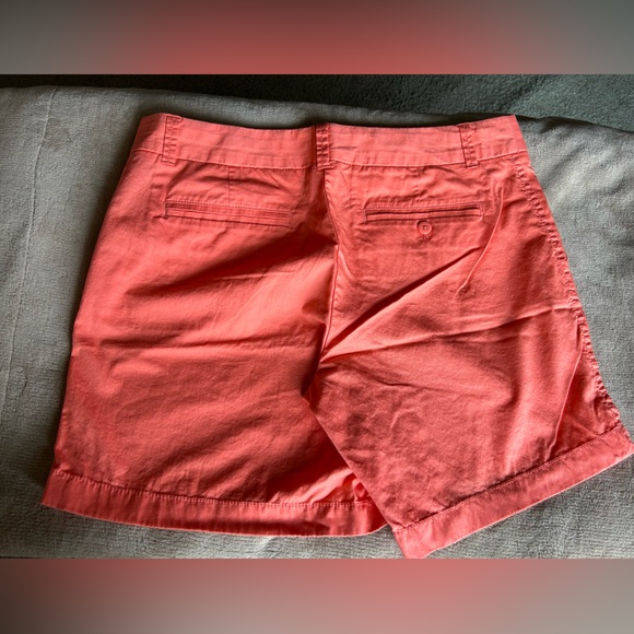 J. Crew Broken-In Chino Shorts in Peachy Salmon. Women’s size 10 - Picture 3 of 5